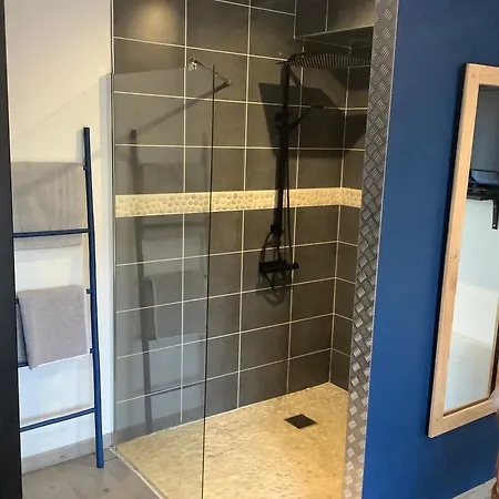 ベッド・アンド・ブレックファスト Le Caux 'sy 3*